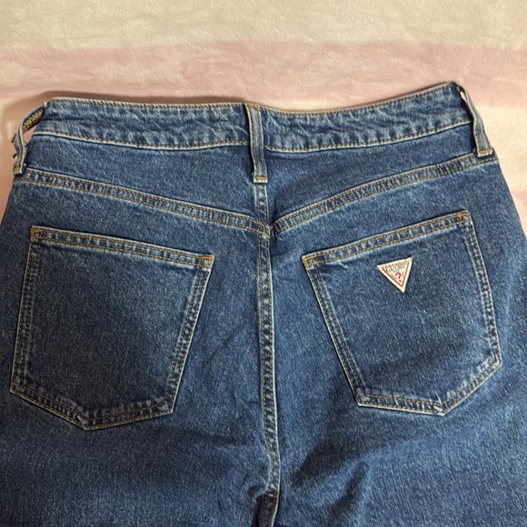 Guess Jeans - Picture 3 of 3